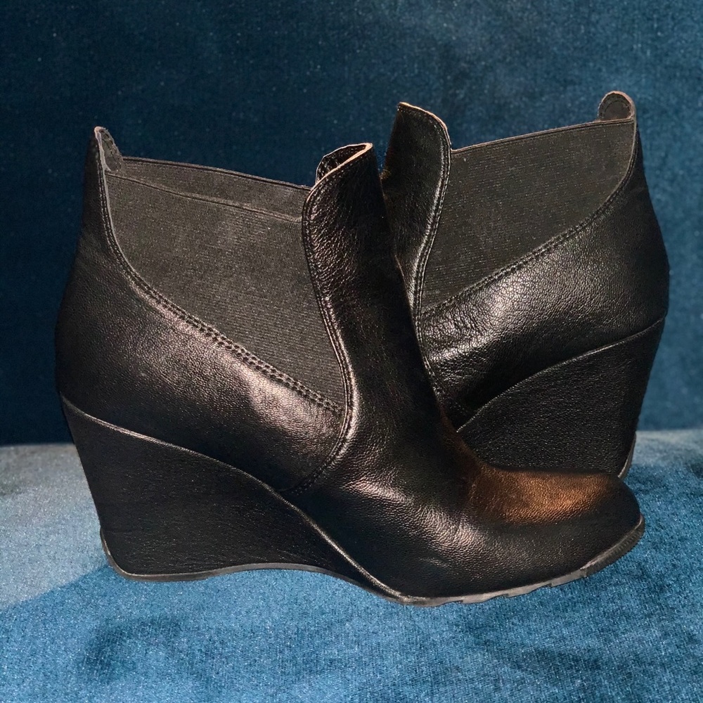 Reaction Kenneth Cole Chelsea boots.